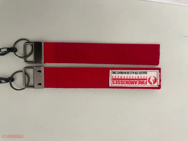 Atemschutzüberwachungsanhänger Fireandkisses – Hochwertiges Feuerwehr Gurtband | Robust & langlebig | Mit Karabiner