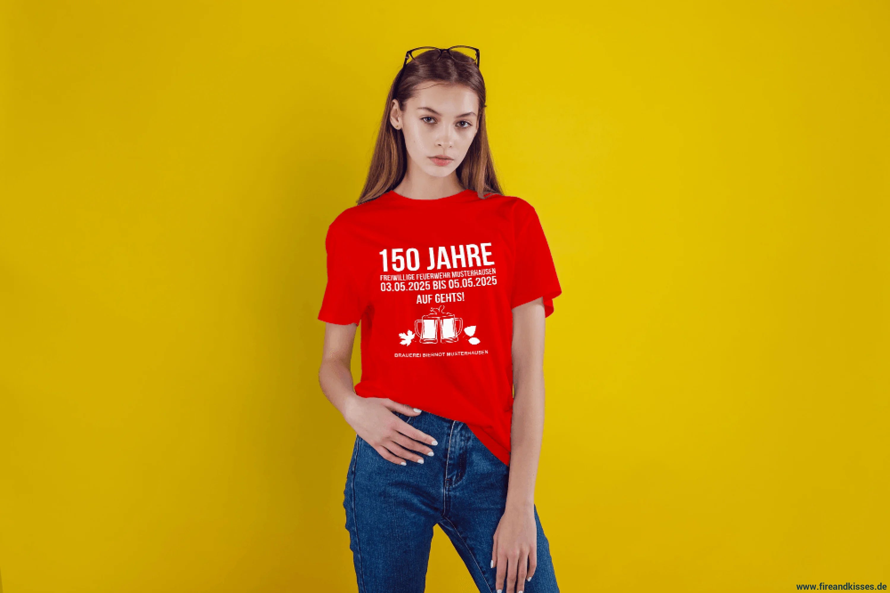 Euer fest-shirt in rot. Bedruckt auf vorder- und rückseite verschiedenen farben ab 50 stück - eigenes motiv