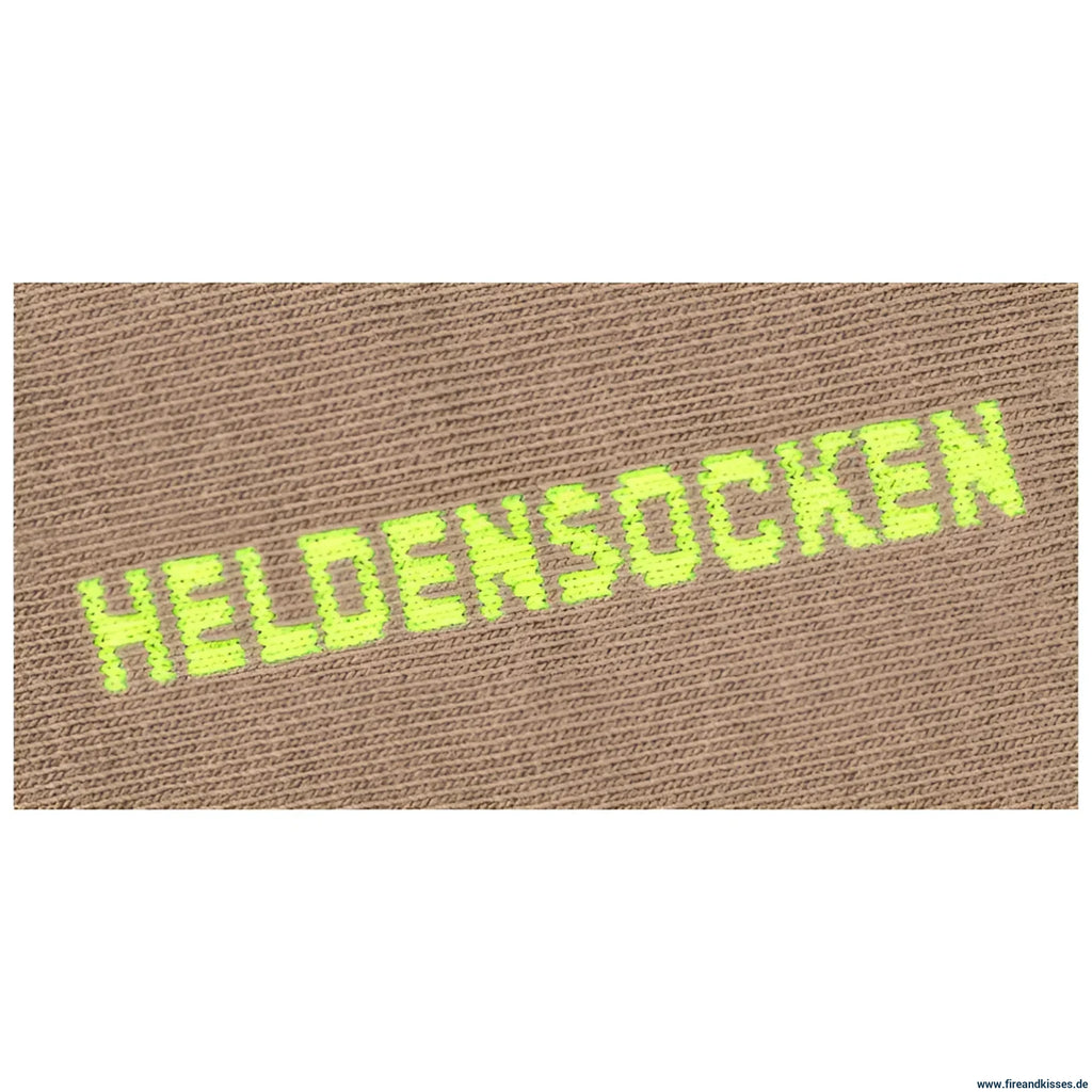 Heldensocken beige/gelb-silber-gelb – feuerwehrsocken im modernen einsatzlook | fireandkisses.de - socken