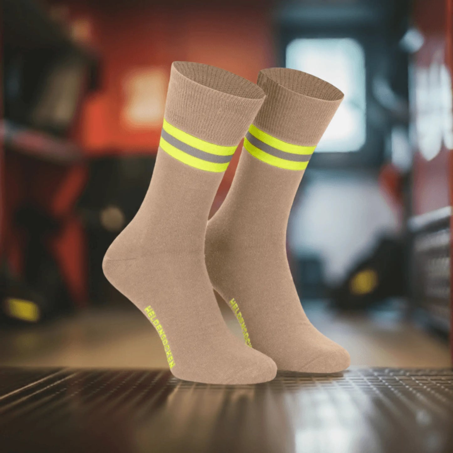 Heldensocken beige/gelb-silber-gelb – feuerwehrsocken im modernen einsatzlook | fireandkisses.de - socken