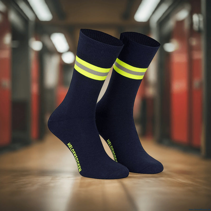 Heldensocken marineblau/gelb-silber-gelb – feuerwehrsocken mit stil & komfort | fireandkisses.de